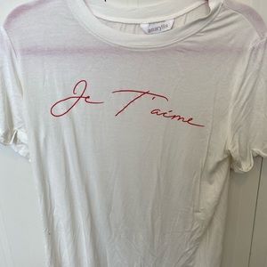 Amaryllis Graphic T-Shirt